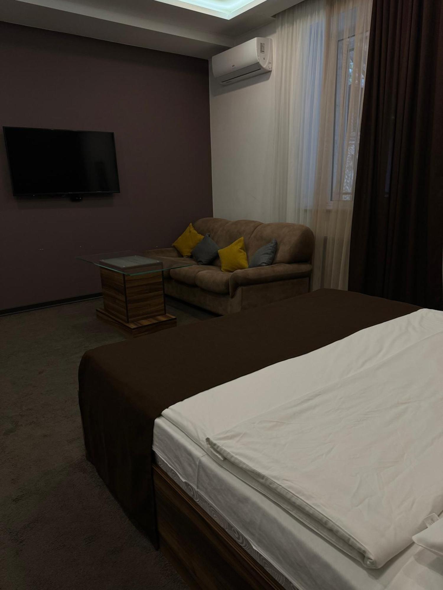 Moscow Boutique Hotel Jereván Kültér fotó