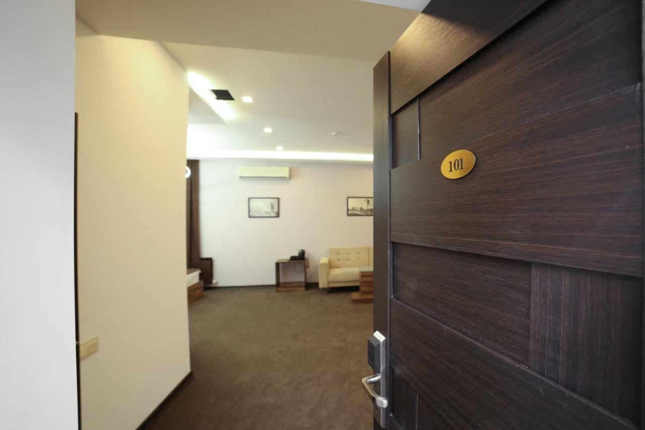 Moscow Boutique Hotel Jereván Kültér fotó