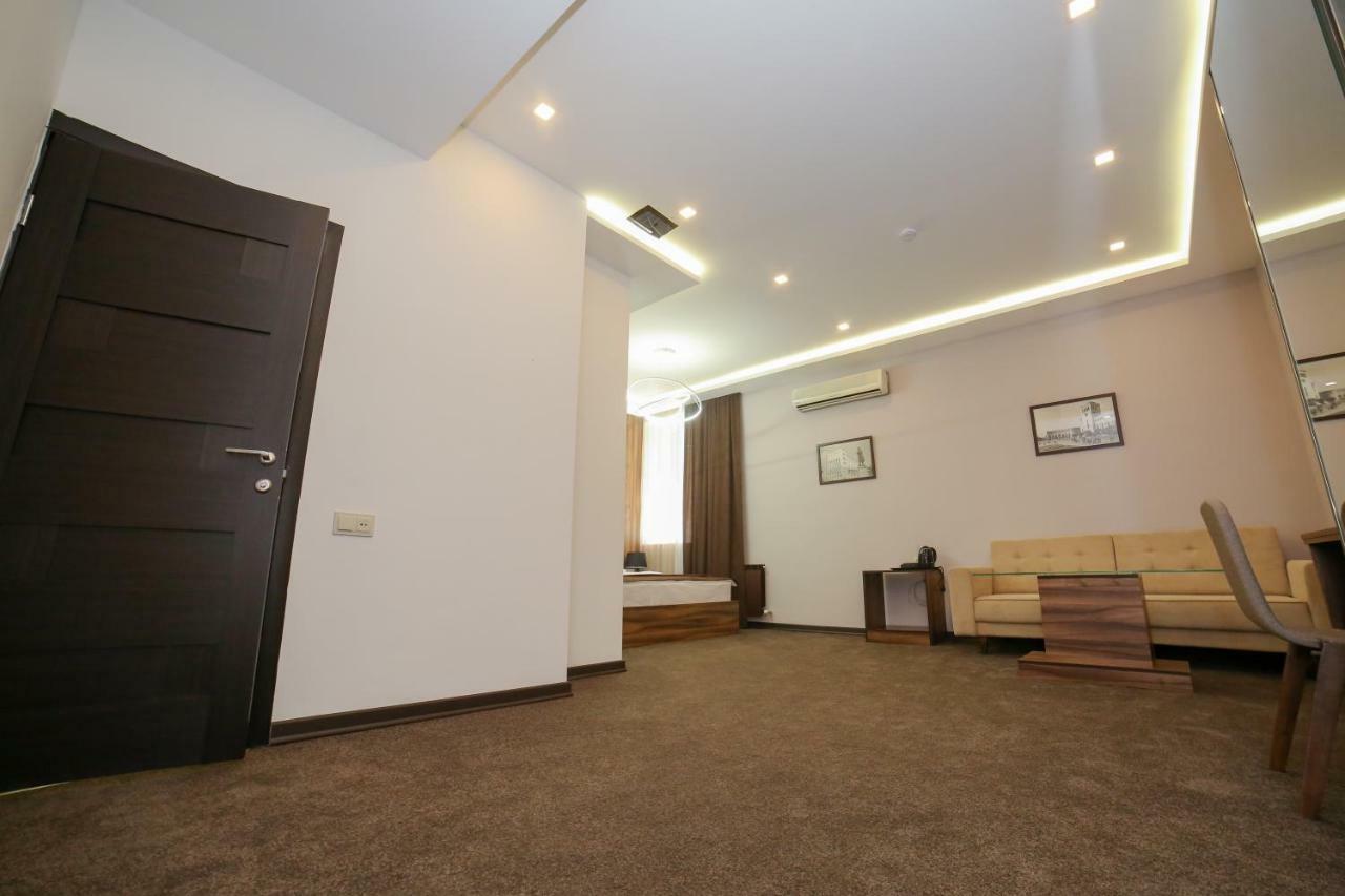 Moscow Boutique Hotel Jereván Kültér fotó