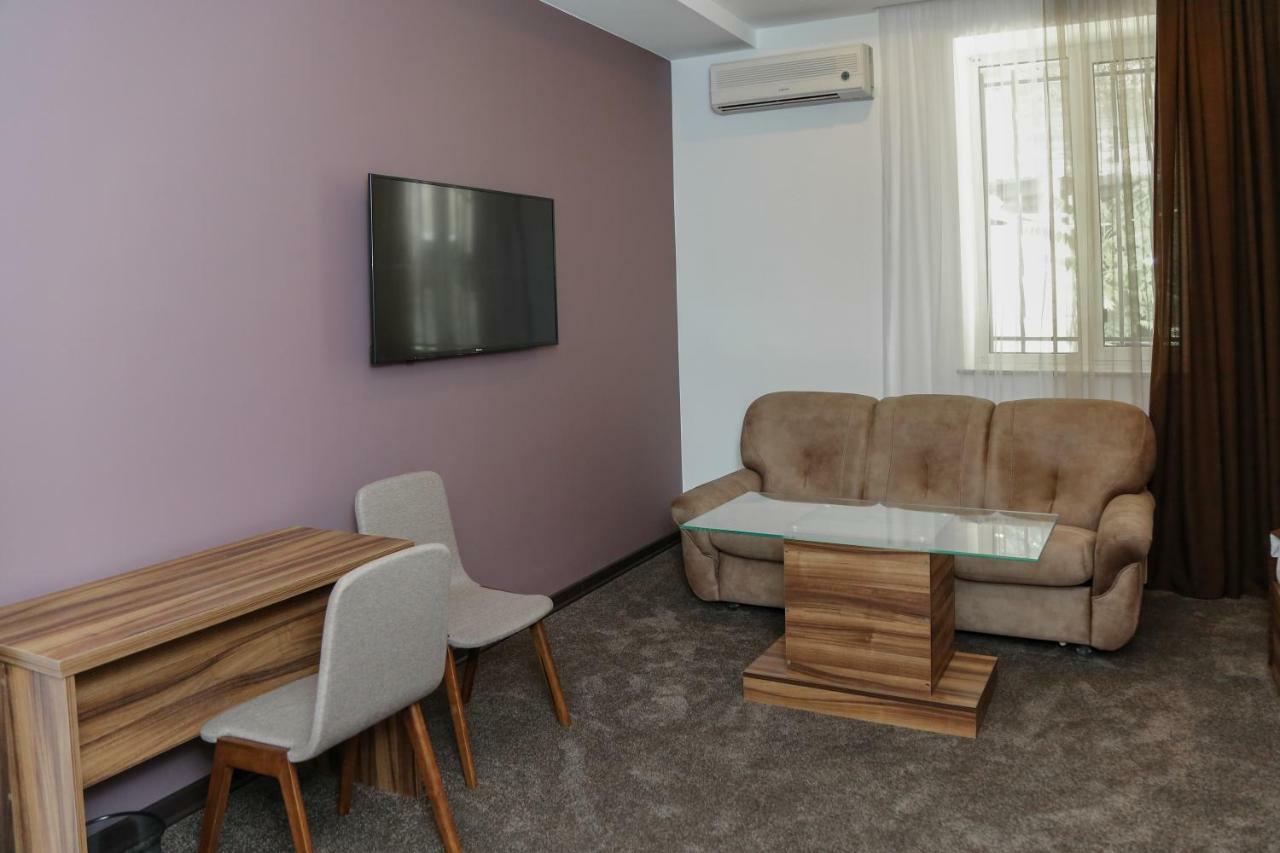 Moscow Boutique Hotel Jereván Kültér fotó
