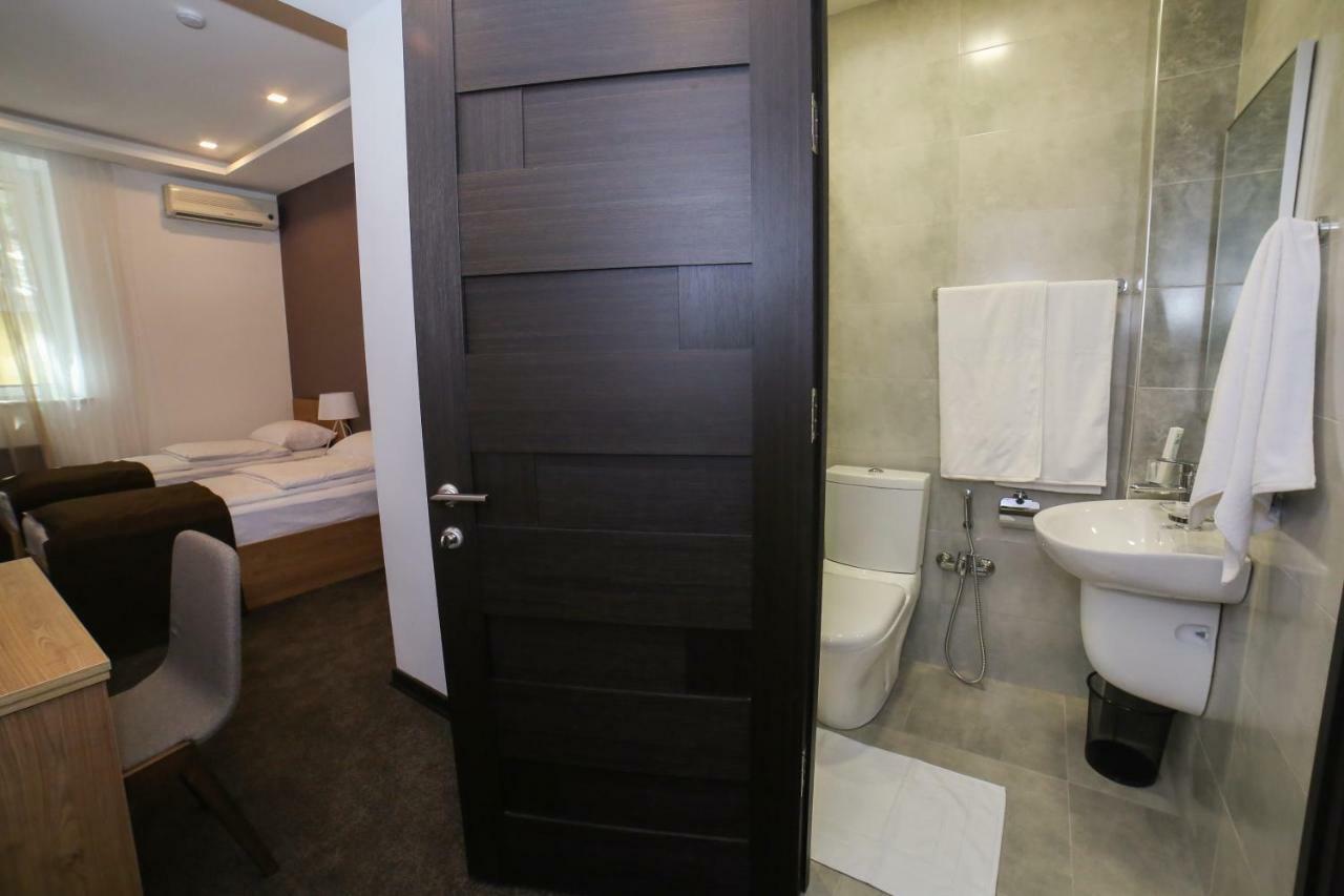 Moscow Boutique Hotel Jereván Kültér fotó